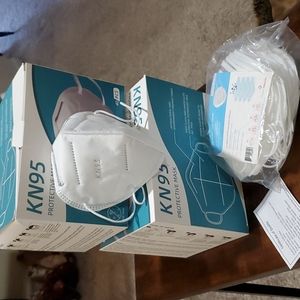 KN95 protective mask. 40 pcs per box